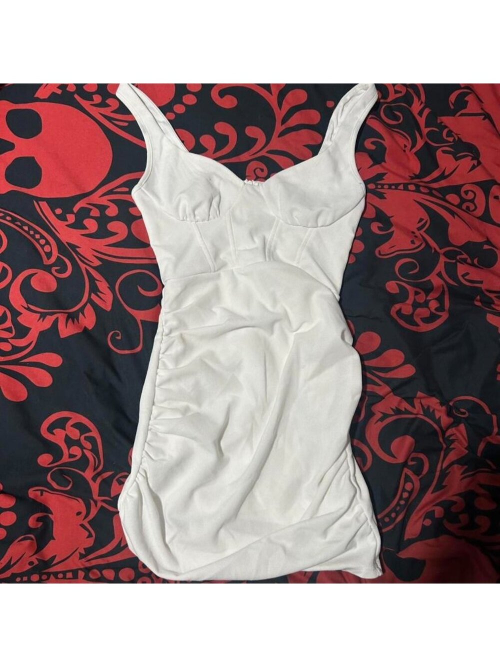 White mini bodycon dress with ruched details #bodycon #party